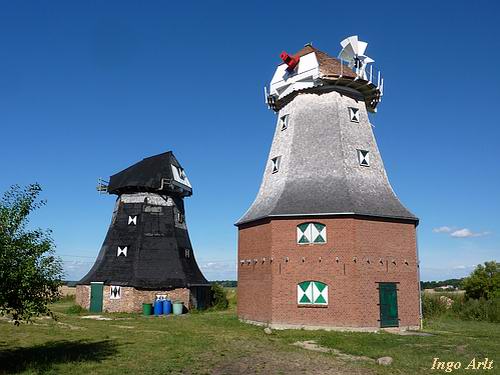 Zwillingswindm�hlen Neu Vorwerk - einzigartiges technisches Denkmal in Mecklenburg - Vorpommern