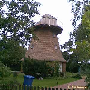 Windmhle Born Dar - Mhle als Wohnung versteckt im Gebsch heute