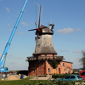 Windmühle Goldberg - Anbau der Flügel 2013
