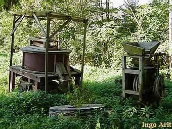 Wassermhle Hanshagen - verfallende Mahltechnik 2006