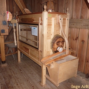 Bockwindmhle Pudagla - Beutelkiste mit Kleiekotzer