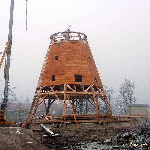 Windmhle Tierpark Stralsund - MhlenAchtkant aufgerichtet, Beginn der Verschalung 2009