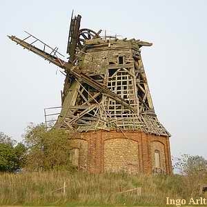 Windmhle Wardow - abgestrtztes Flgelkreuz